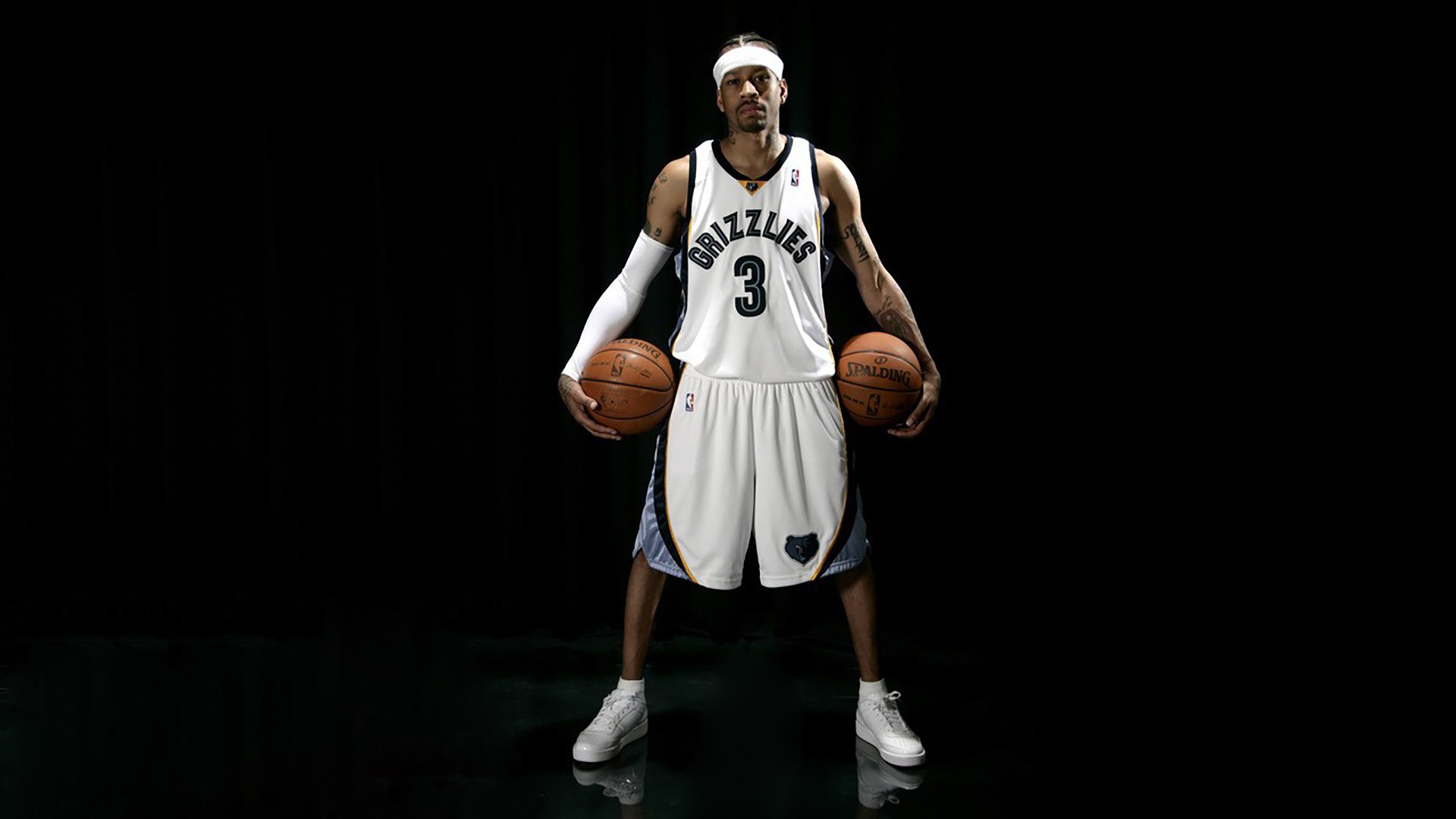 湖人队迎来关键战役，詹姆斯期待再展神威，湖人官推发布詹姆斯入场照